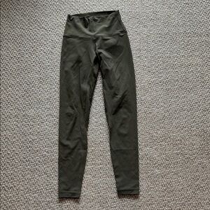 Another Version 7/8 legging size S in olive green